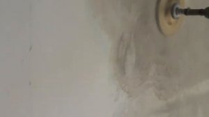 Как очистить старую краску и известь со стены. Мой способ.