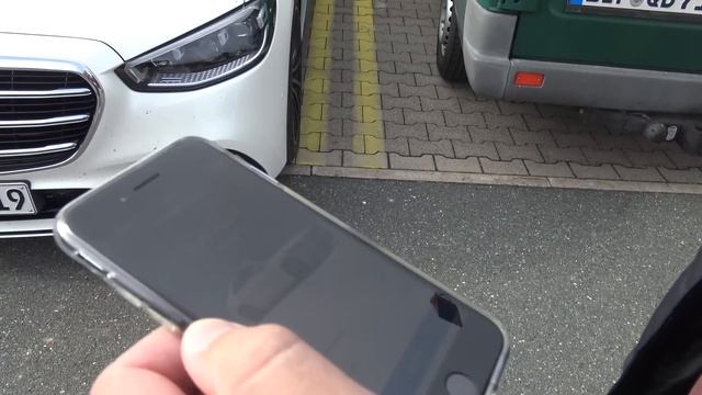 Remote Parking in der S-Klasse im Test смотреть онлайн