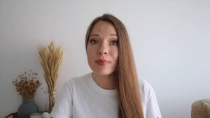 КАК ПРАВИЛЬНО МЫТЬ ГОЛОВУ? СТОЯ В ДУШЕ ИЛИ НАКЛОНИВ НАД ВАННОЙ? ОБЪЯСНЕНИЕ ОТ ПАРИКМАХЕРА