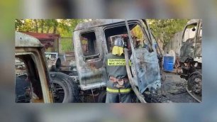 Три автомобиля сгорели при пожаре в Гидростроителе