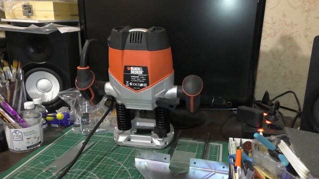 фрезер BLACK&DECKER KW900E обзор смотреть онлайн