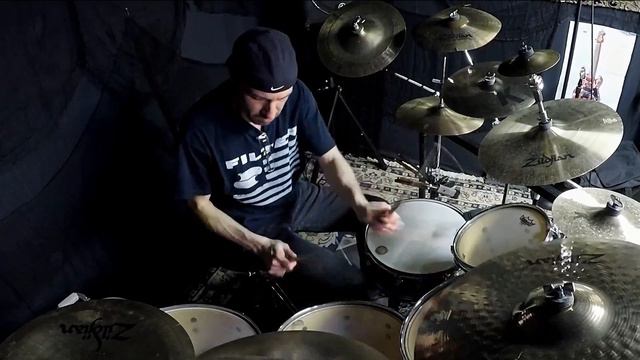 11 string Bass and Keith Merrow KM-7 dual it out Live on this Three points of Madness song Wish Awa смотреть онлайн