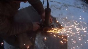 59 Как вырезать круглое отверстие в металле болгаркой Циркульное приспособление