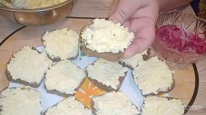 ПРАЗДНИЧНЫЕ БУТЕРБРОДЫ С СЕЛЕДКОЙ и не надо никакой красной рыбы и икры. Вкусно, красиво и недорого