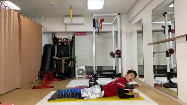 プランクはお尻を下げると簡単に腹筋だけ効いてお腹が痩せ凹む смотреть онлайн