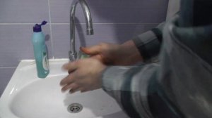 Чем в домашних условиях можно быстро отмыть машинное масло ?