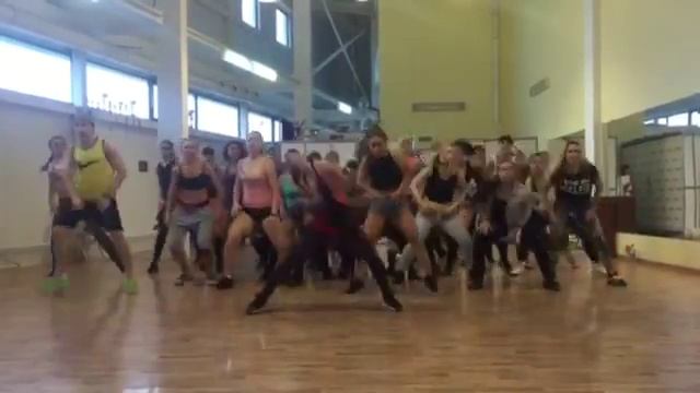 Regla María Peňalver Hernández - Reggaeton смотреть онлайн