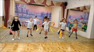 Озорные лучики. Танец зарядка с ленточками.