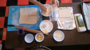 Хачапури из слоёного теста с брынзой