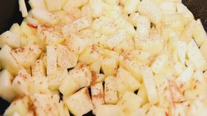 Блинчики с творогом и яблоками