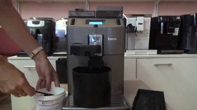 Чистка от накипи кофемашины Saeco Lirika