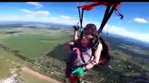 ролик с парашютным спортом в тандеме номер 1.