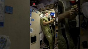Как спят космонавты мкс