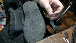 Что делать если лопнула подошва ? (Ремонт обуви ) shoe Repair