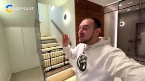 Маламут Впервые встретил АКИТУ !