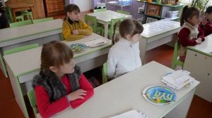 Патриотическое воспитание в детском саду Дидактическая игра Сложи флаг и герб из частей