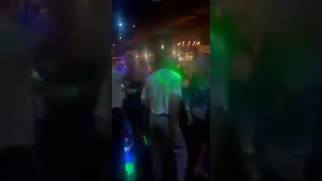 Обстановка по кайфу кавер в ресторане Арарат Майами, вокальный дуэт Влад и Оксана смотреть онлайн