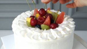 Фруктово-йогуртовый торт с кокосовым бисквитом