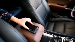 Силиконовый коврик с беспроводной зарядкой в авто 10W Qi Anti Slip