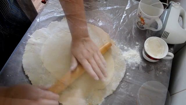 Коржики молочные! Вкусное песочное тесто.