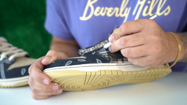 I Cut The Travis Scott SB Dunk! смотреть онлайн