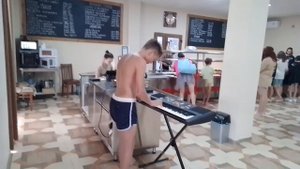 Зарабатываю кофе в "ресторане"