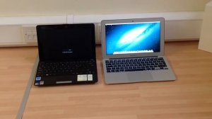 New MacBook Air vs Asus Eee NetBook : Boot up Test (1080p)