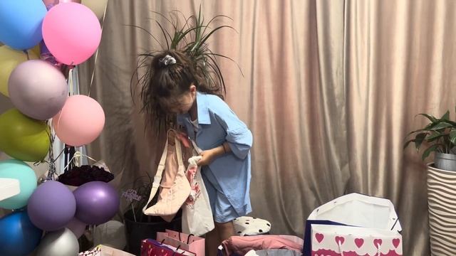 Распаковка подарков после дня рождения ??? смотреть онлайн