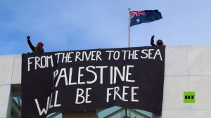 متظاهرون مؤيدون لفلسطين يقتحمون البرلمان الأسترالي