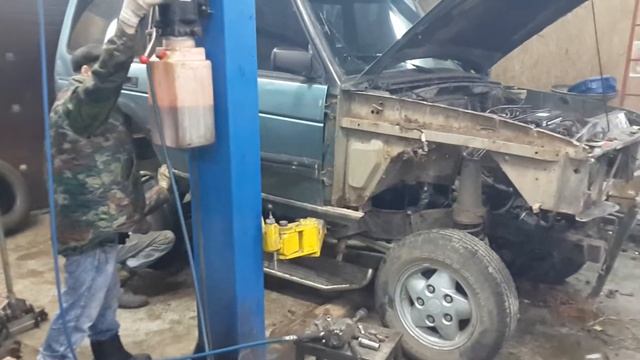 Перенос ДВС V8 с Ленд Ровера Дискавери 1на УАЗ 469 смотреть онлайн
