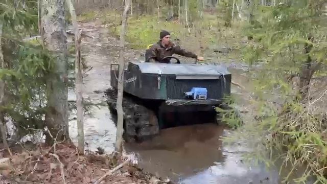 Самодельный гусеничный вездеход.