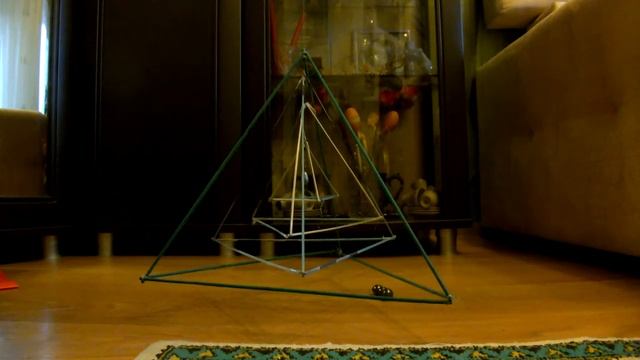 DSCF2733 Genazverev Эффект полостных структур 4 пирамиды тетраэдры смотреть онлайн