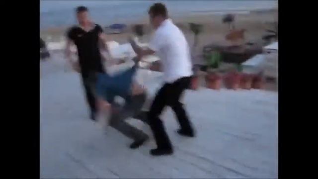 Русский разнес охранников! Так держать Russia смотреть онлайн