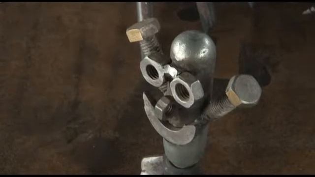 Красноярский сварщик мастерит роботов из ненужных запчастей смотреть онлайн