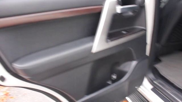 Toyota Land Cruiser 200 Series Рестайлинг 2 4.5 л  249 л.с.2016г