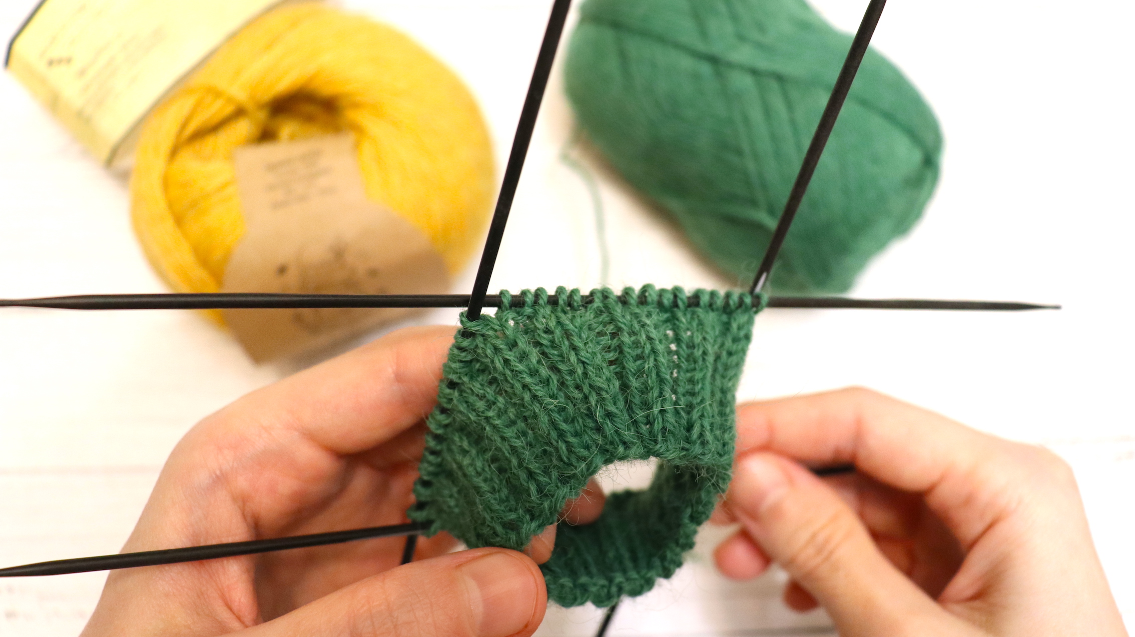 Не удержалась и начала новый процесс. Показываю интересную пряжу смотреть онлайн