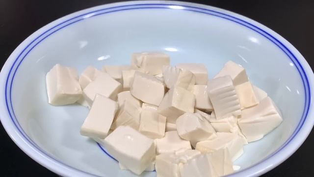 豆腐切成小丁再淋入3個雞蛋，我家一星期吃6次，家裡米飯都不夠吃【阿朝哥美食 】#豆腐 #雞蛋 #雞蛋料理