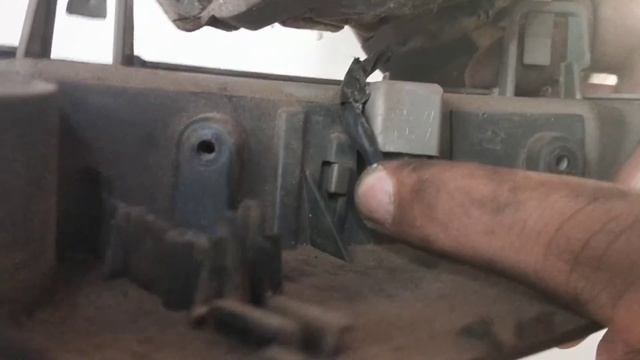 Tutorial for VW Jetta MK5 Turn Signal Lamp Replacement смотреть онлайн