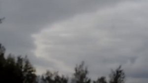 НЛО в Коми необычной формы зависло над Печорой. Снято с Родника.