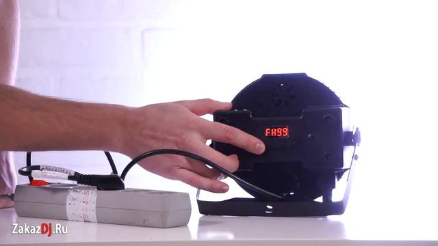 Аренда параблайзера Led Par плоский 12х12 Led - обзор и инструкция как пользоваться от ZakazDj.Ru смотреть онлайн
