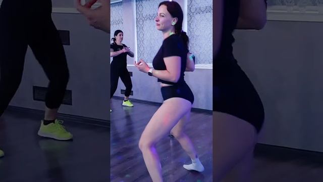 Первое занятие танцами | TWERK / Тверк