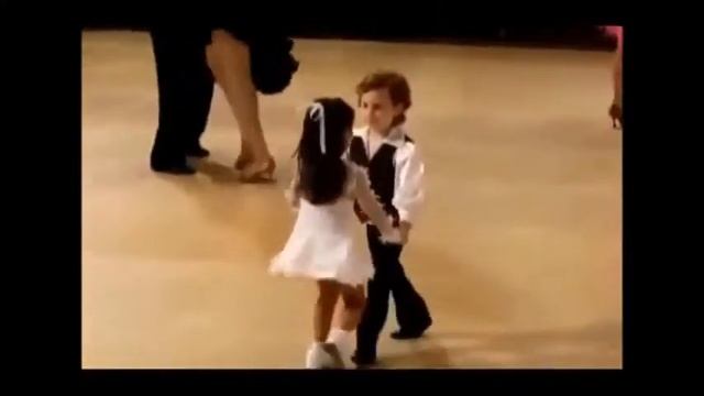 Дети таланты Спортивные бальные танцы  Малыши танцуют