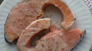 Форель, запеченная в фольге кусочками