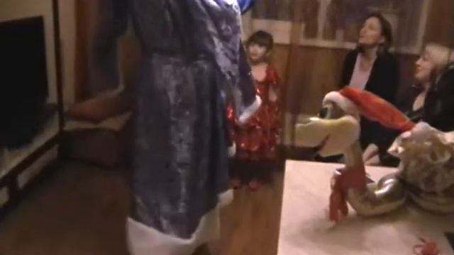 Арина, Варя, Дед Мороз смотреть онлайн