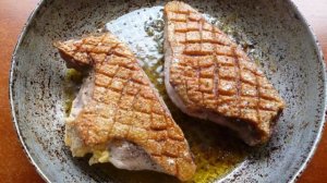 Утиная грудка с грушами