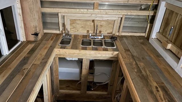 Jessie’s Java.. Before and after Vintage camper remodel #vintagecamper #coffeeshop #jessiesjava смотреть онлайн