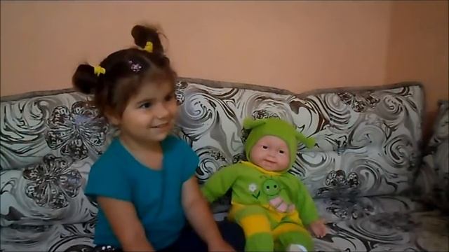 открываем посылку с пупсиком, обзор, лечим пупса смотреть онлайн