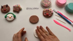 Новогоднее печенье из воздушного пластилина. Новогодние игрушки