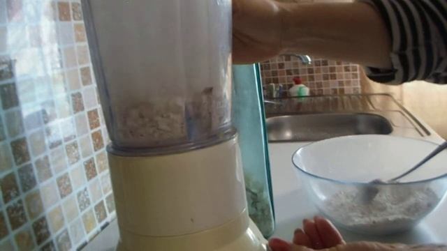 Перемалывание яичной скорлупы быстрый способ, для растений.