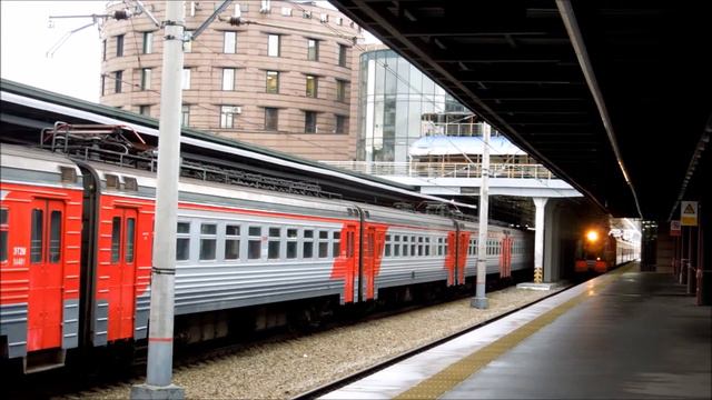 ЧМЭ3э-6776 подает состав поезда №350А Санкт-Петербург – Костомукша под посадку смотреть онлайн